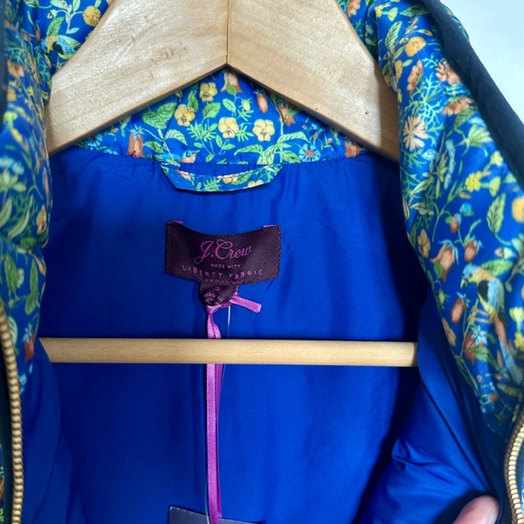 JCREW NWT Excursion Down Vest in Liberty Catesby Floral, Size SMALL $148 - Picture 6 of 16